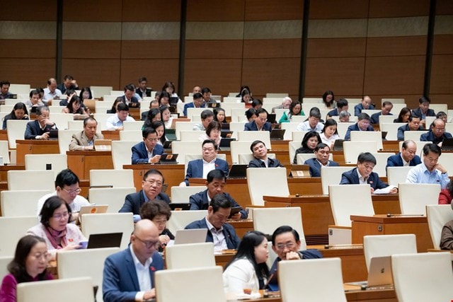 ĐBQH Nguyễn Tri Thức: Cần quy định rõ chủ sở hữu công nghệ và cơ chế chuyển giao trong lĩnh vực y tế- Ảnh 2.