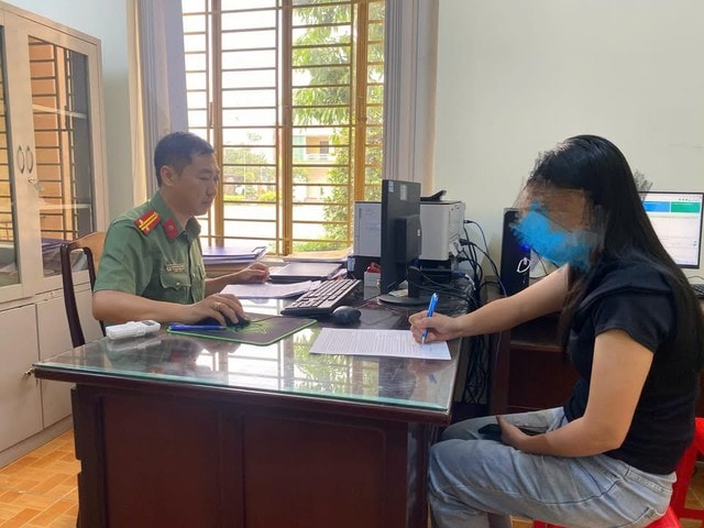 Làm rõ thông tin người phụ nữ bị công an chặn xe tịch thu 2 triệu đồng- Ảnh 1.