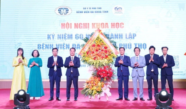 Hội nghị khoa học chào mừng 60 năm thành lập Bệnh viện Đa khoa tỉnh Phú Thọ- Ảnh 2.