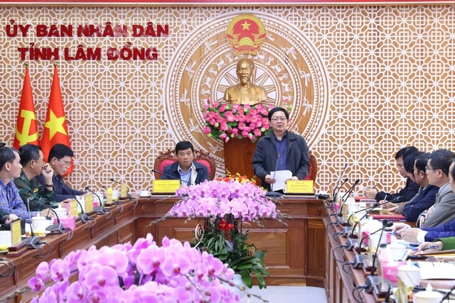 Phó Thủ tướng: Không để đứt gãy lương thực, thực phẩm cho hơn 3.000 người dân vùng ngập lũ- Ảnh 1. Phó Thủ tướng: Không để đứt gãy lương thực, thực phẩm cho hơn 3.000 người dân vùng ngập lũ- Ảnh 1.