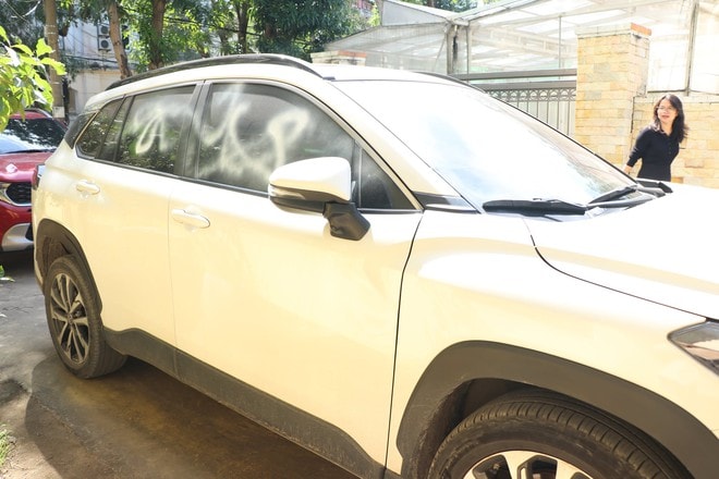 Ô tô đậu trong ngõ ở Nghệ An bị xịt sơn trắng, công an vào cuộc- Ảnh 2.