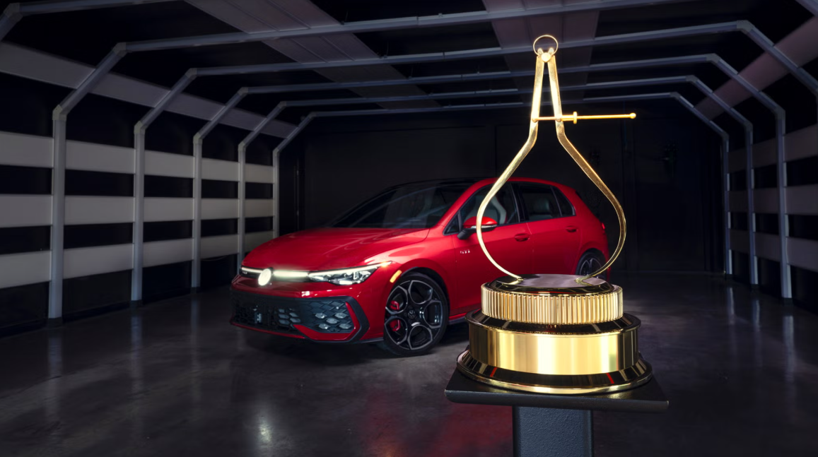 Volkswagen Golf GTI/R được vinh danh là chiếc xe của năm 2026 do Mototrend bình chọn. (Ảnh: Mototrend)