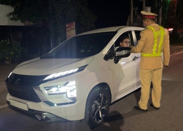 Tối 21/11, cả nước phát hiện hơn 1.500 trường hợp vi phạm nồng độ cồn- Ảnh 2. Tối 21/11, cả nước phát hiện hơn 1.500 trường hợp vi phạm nồng độ cồn- Ảnh 2.