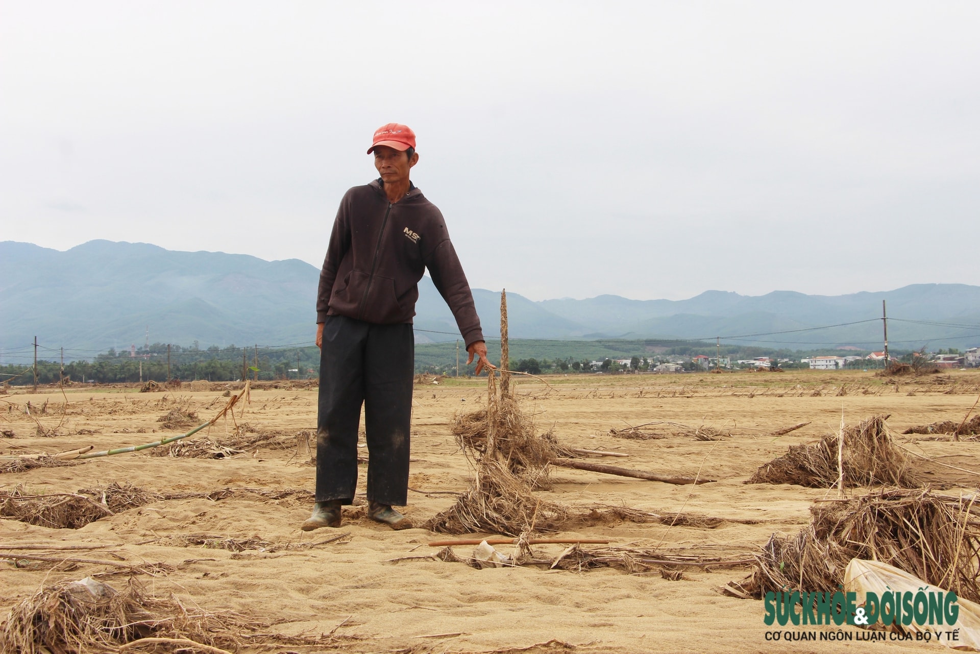 Sông Vu Gia tan tác sau lũ, nơi sạt lở nuốt đất, nơi cát bồi kín ruộng- Ảnh 2.