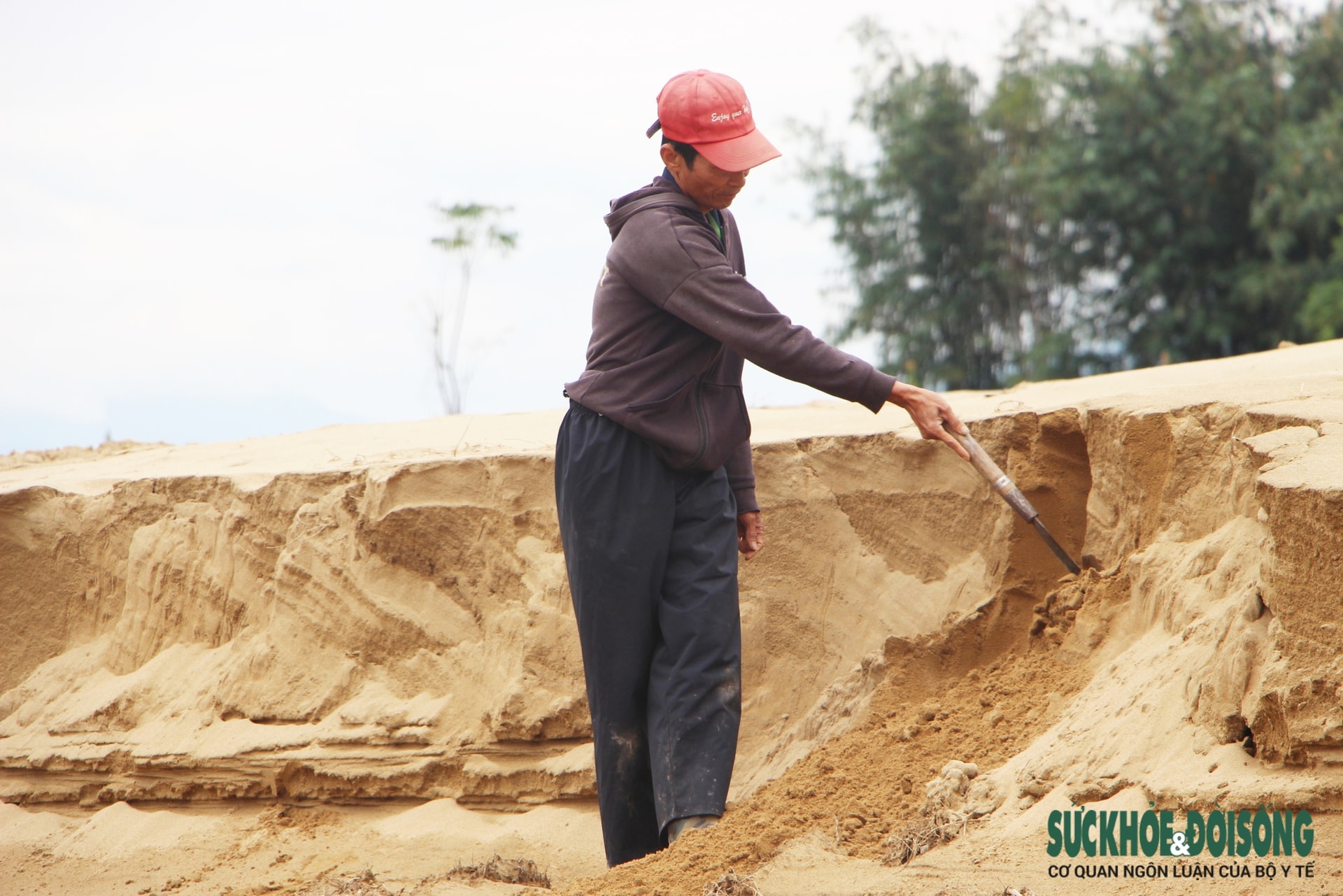 Sông Vu Gia tan tác sau lũ, nơi sạt lở nuốt đất, nơi cát bồi kín ruộng- Ảnh 3.