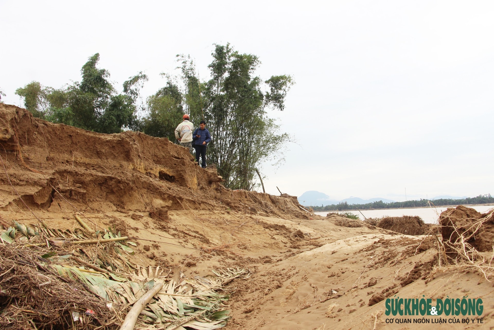 Sông Vu Gia tan tác sau lũ, nơi sạt lở nuốt đất, nơi cát bồi kín ruộng- Ảnh 8.