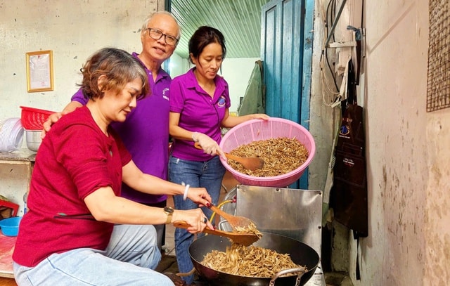 Buôn Ma Thuột chạy đua ‘tiếp sức’ cho người dân vùng lũ- Ảnh 5.