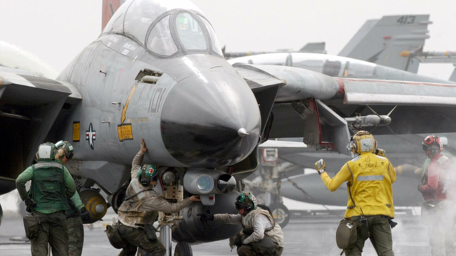 Tiêm kích F-14 Tomcat: Biểu tượng sức mạnh hay 'sai lầm đắt đỏ' của Mỹ?- Ảnh 1.