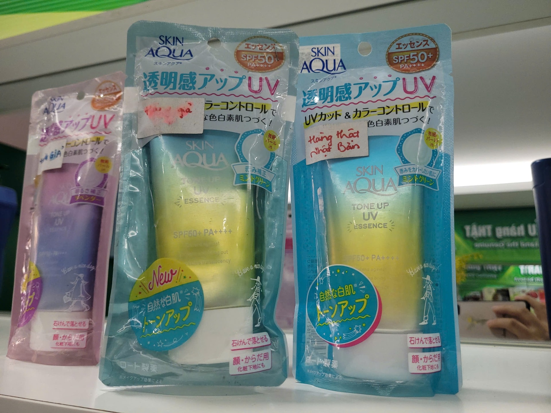 Cận cảnh mỹ phẩm xuất xứ Nhật Bản được sản xuất giả tinh vi, khó phân biệt bằng mắt thường- Ảnh 1.