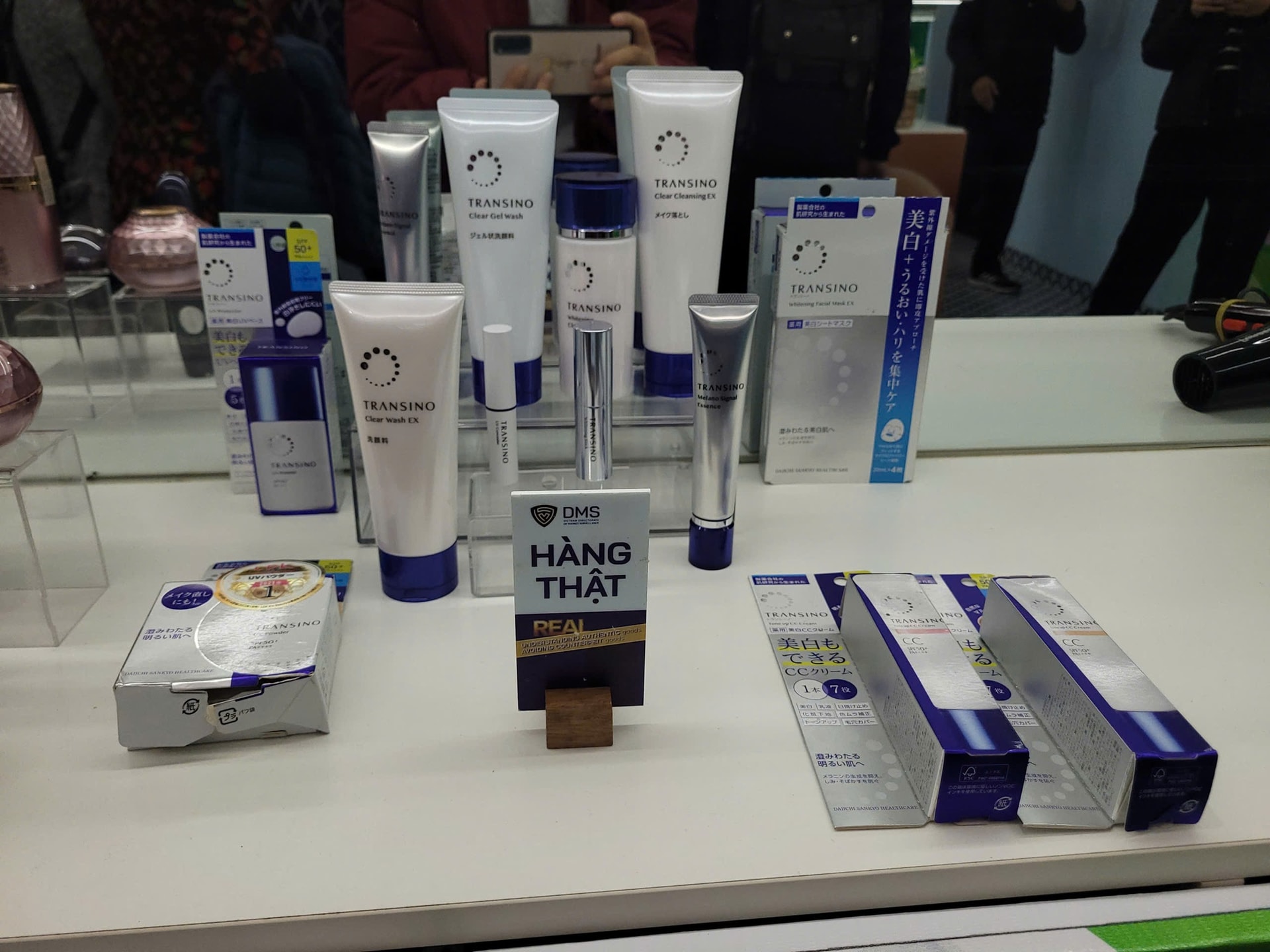 Cận cảnh mỹ phẩm xuất xứ Nhật Bản được sản xuất giả tinh vi, khó phân biệt bằng mắt thường- Ảnh 6.