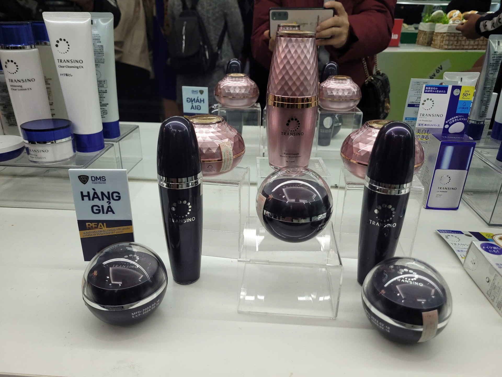 Cận cảnh mỹ phẩm xuất xứ Nhật Bản được sản xuất giả tinh vi, khó phân biệt bằng mắt thường- Ảnh 5.