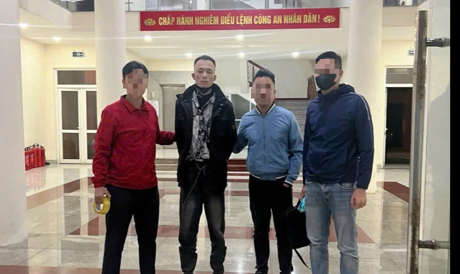 Gã thanh niên nhiễm HIV ép bé gái 12 tuổi vào nhà nghỉ- Ảnh 1. Gã thanh niên nhiễm HIV ép bé gái 12 tuổi vào nhà nghỉ- Ảnh 1.