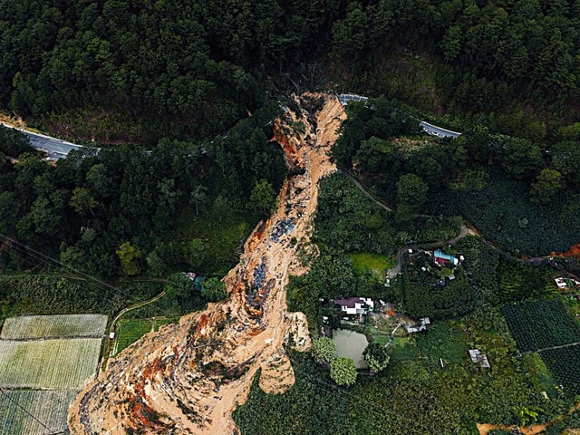 Khi nào các tuyến sạt lở tại Khánh Hòa, Lâm Đồng sẽ thông xe trở lại?- Ảnh 2. Khi nào các tuyến sạt lở tại Khánh Hòa, Lâm Đồng sẽ thông xe trở lại?- Ảnh 2.