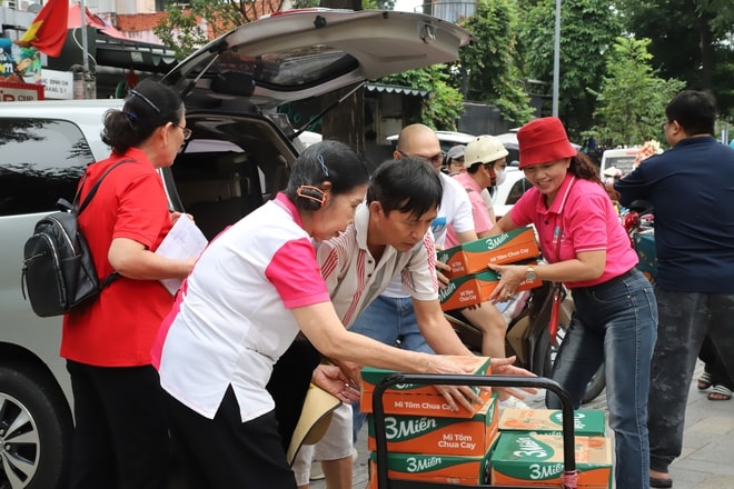 TPHCM chuyển 50 tỷ đồng cùng 211 tấn hàng hỗ trợ Khánh Hoà khắc phục bão lũ- Ảnh 4.