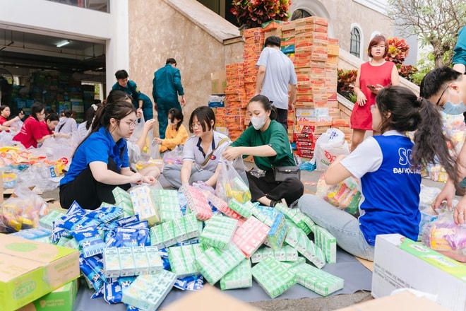 TPHCM chuyển 50 tỷ đồng cùng 211 tấn hàng hỗ trợ Khánh Hoà khắc phục bão lũ- Ảnh 3.