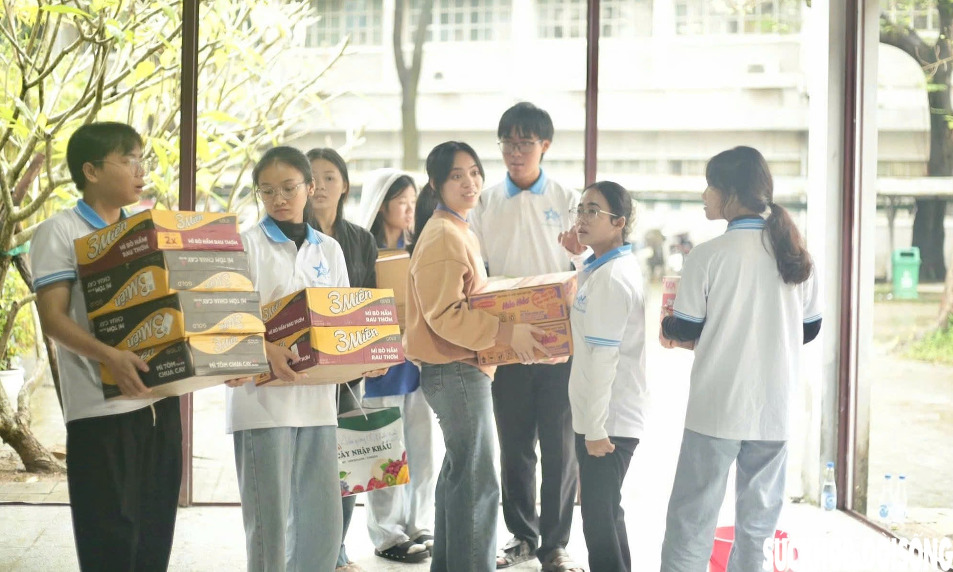 Các trường đại học Huế hướng về vùng lũ, lan tỏa tinh thần tương thân tương ái- Ảnh 3.