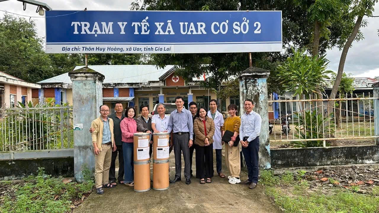 Nhiều đoàn công tác của Bộ Y tế hỗ trợ các tỉnh miền Trung, Tây Nguyên ứng phó, khắc phục mưa lũ- Ảnh 8.