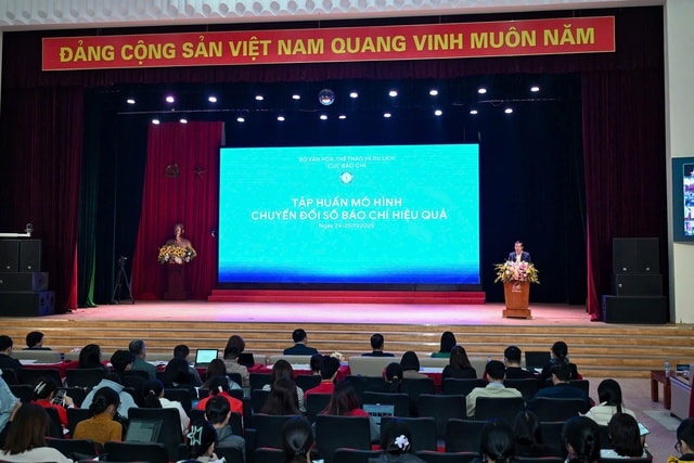 Kiến thức đúng, mô hình chuẩn: Chìa khóa cho chuyển đổi số báo chí Việt Nam- Ảnh 2. Kiến thức đúng, mô hình chuẩn: Chìa khóa cho chuyển đổi số báo chí Việt Nam- Ảnh 2.