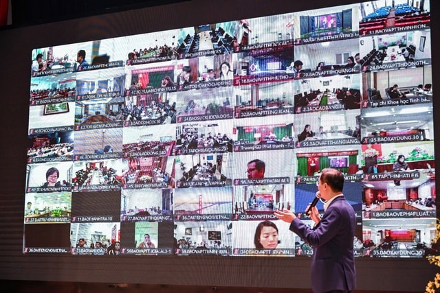 Kiến thức đúng, mô hình chuẩn: Chìa khóa cho chuyển đổi số báo chí Việt Nam- Ảnh 4. Kiến thức đúng, mô hình chuẩn: Chìa khóa cho chuyển đổi số báo chí Việt Nam- Ảnh 4.