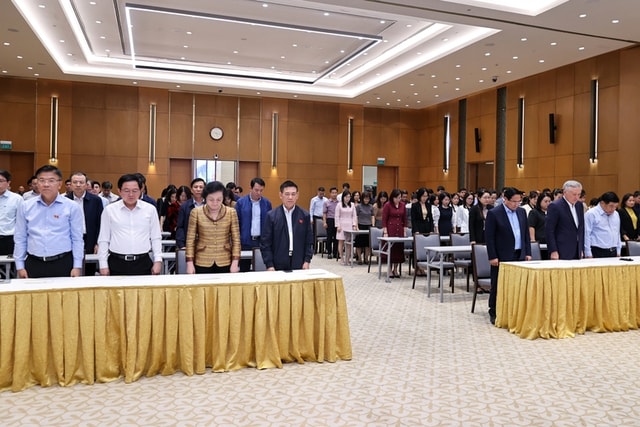 Thủ tướng, lãnh đạo Chính phủ quyên góp ủng hộ đồng bào miền Trung bị thiệt hại do lũ lụt- Ảnh 1.