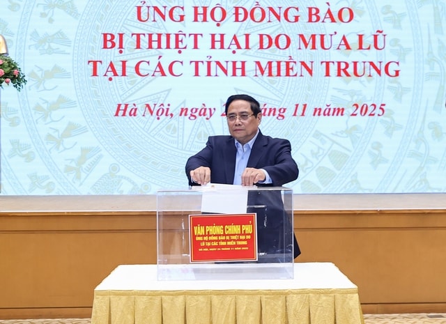 Thủ tướng, lãnh đạo Chính phủ quyên góp ủng hộ đồng bào miền Trung bị thiệt hại do lũ lụt- Ảnh 3.