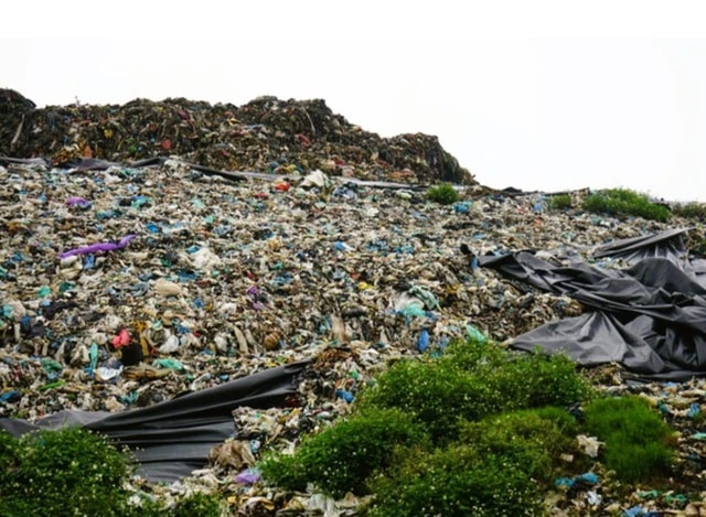 Sẽ đóng cửa bãi rác 'hành dân' giữa lòng phố biển Sầm Sơn- Ảnh 2.