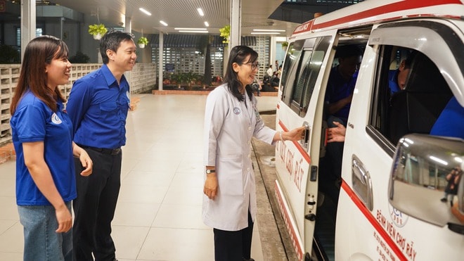 Bệnh viện Chợ Rẫy lên đường vào tâm lũ, hỗ trợ đồng bào miền Trung- Ảnh 5.