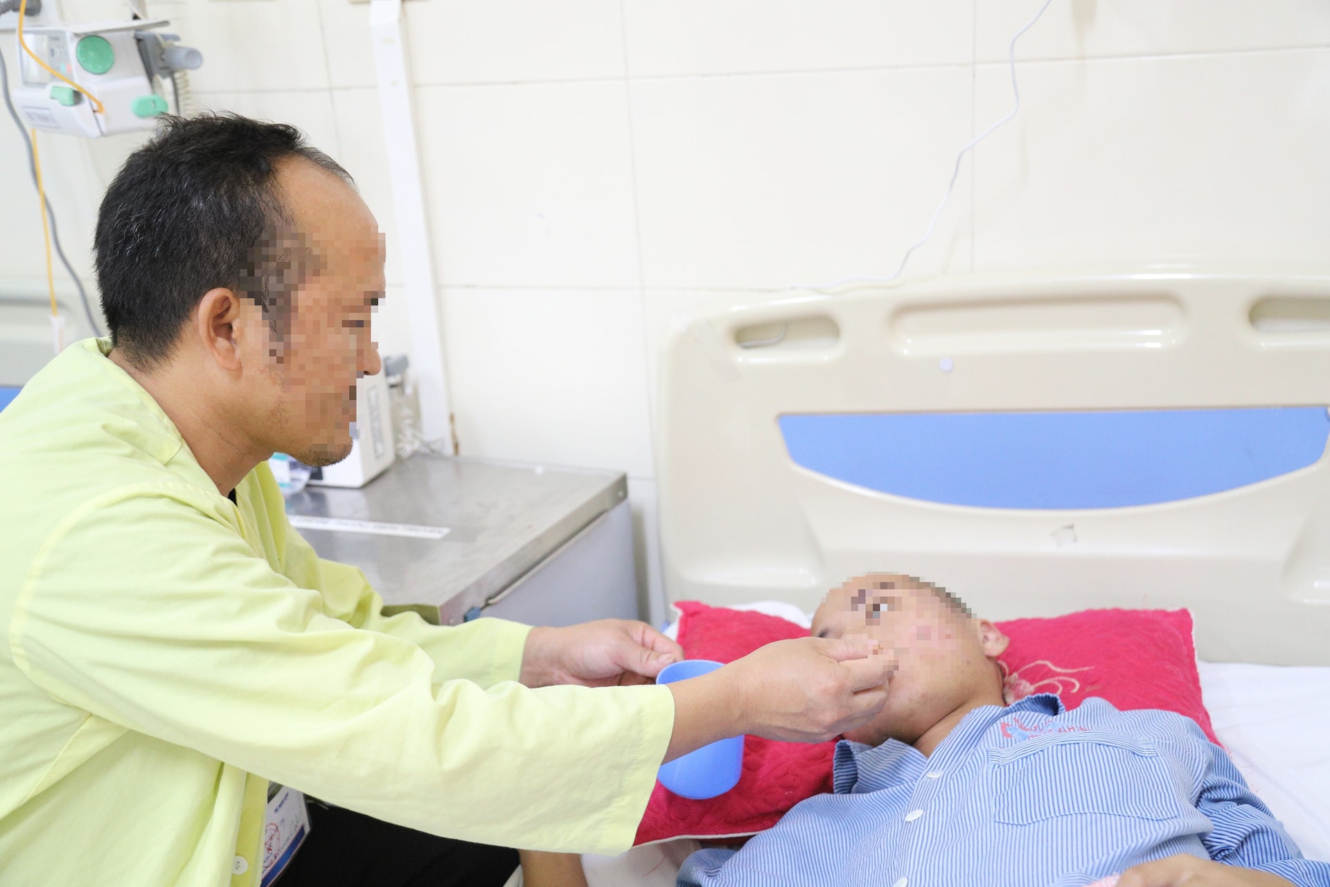 Cứu sống bệnh nhân 17 tuổi hôn mê do u não hiếm gặp tại Bệnh viện K- Ảnh 2.