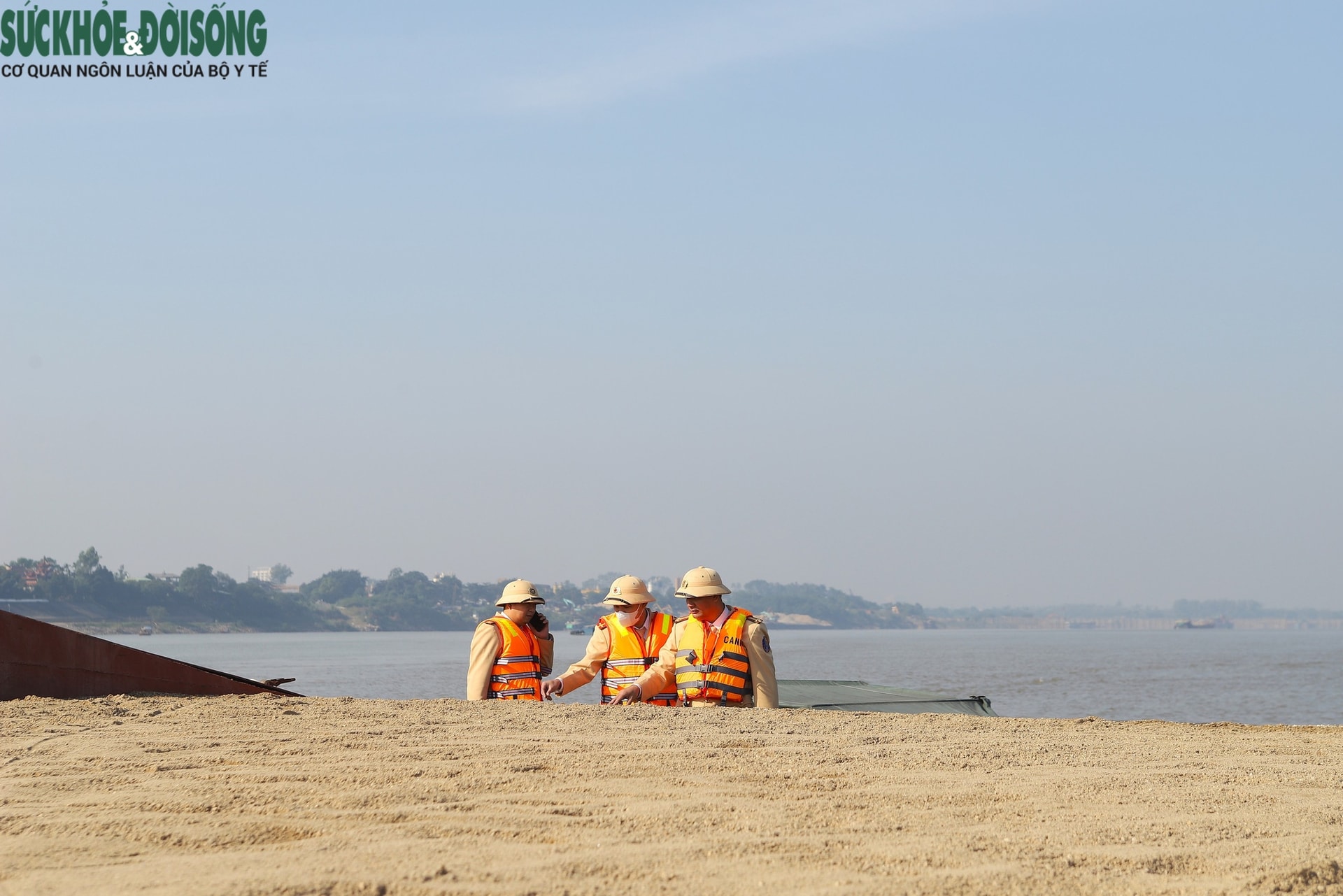 Kiểm tra ATGT cuối năm trên sông: 4 nhóm vi phạm bị 'điểm mặt, gọi tên'- Ảnh 5.