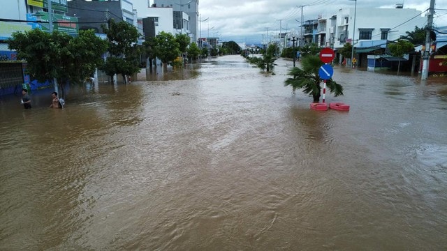 Thống kê mới nhất về thiệt hại do mưa lũ ở miền Trung- Ảnh 2. Thống kê mới nhất về thiệt hại do mưa lũ ở miền Trung- Ảnh 2.