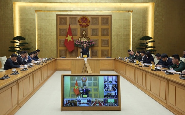 Phó Thủ tướng chỉ đạo rà soát vận hành hồ thủy điện, ngăn nguy cơ lũ quét khi bão số 15 áp sát- Ảnh 1. Phó Thủ tướng chỉ đạo rà soát vận hành hồ thủy điện, ngăn nguy cơ lũ quét khi bão số 15 áp sát- Ảnh 1.