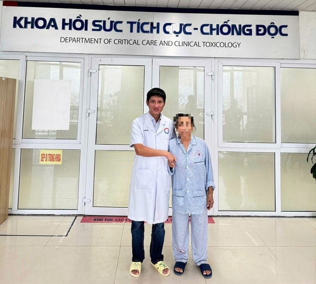 2 chị em nguy kịch vì đốt than sưởi ấm trong phòng kín- Ảnh 1.