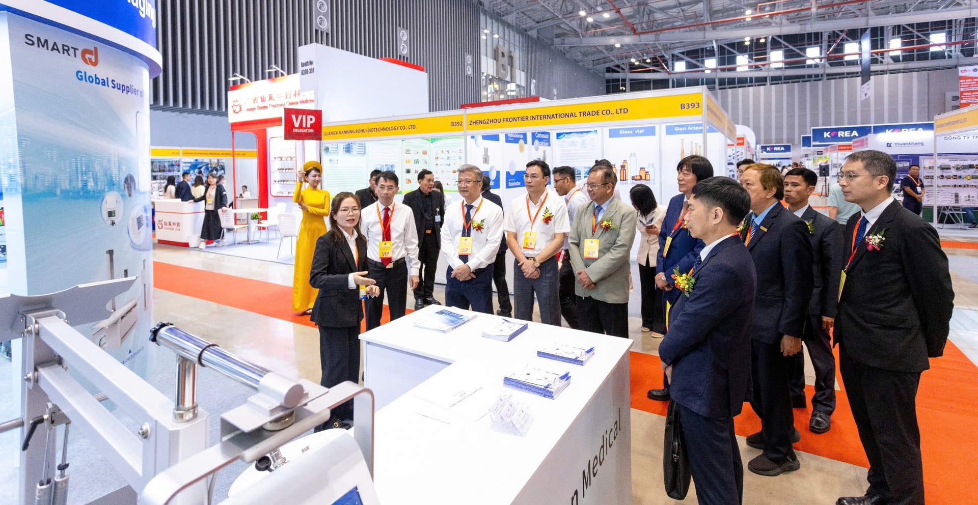 Triển lãm quảng bá, thúc đẩy hợp tác chuyển đổi số, khoa học công nghệ trong ngành Y tế thu hút hàng nghìn khách tham quan- Ảnh 3. Triển lãm quảng bá, thúc đẩy hợp tác chuyển đổi số, khoa học công nghệ trong ngành Y tế thu hút hàng nghìn khách tham quan- Ảnh 3.