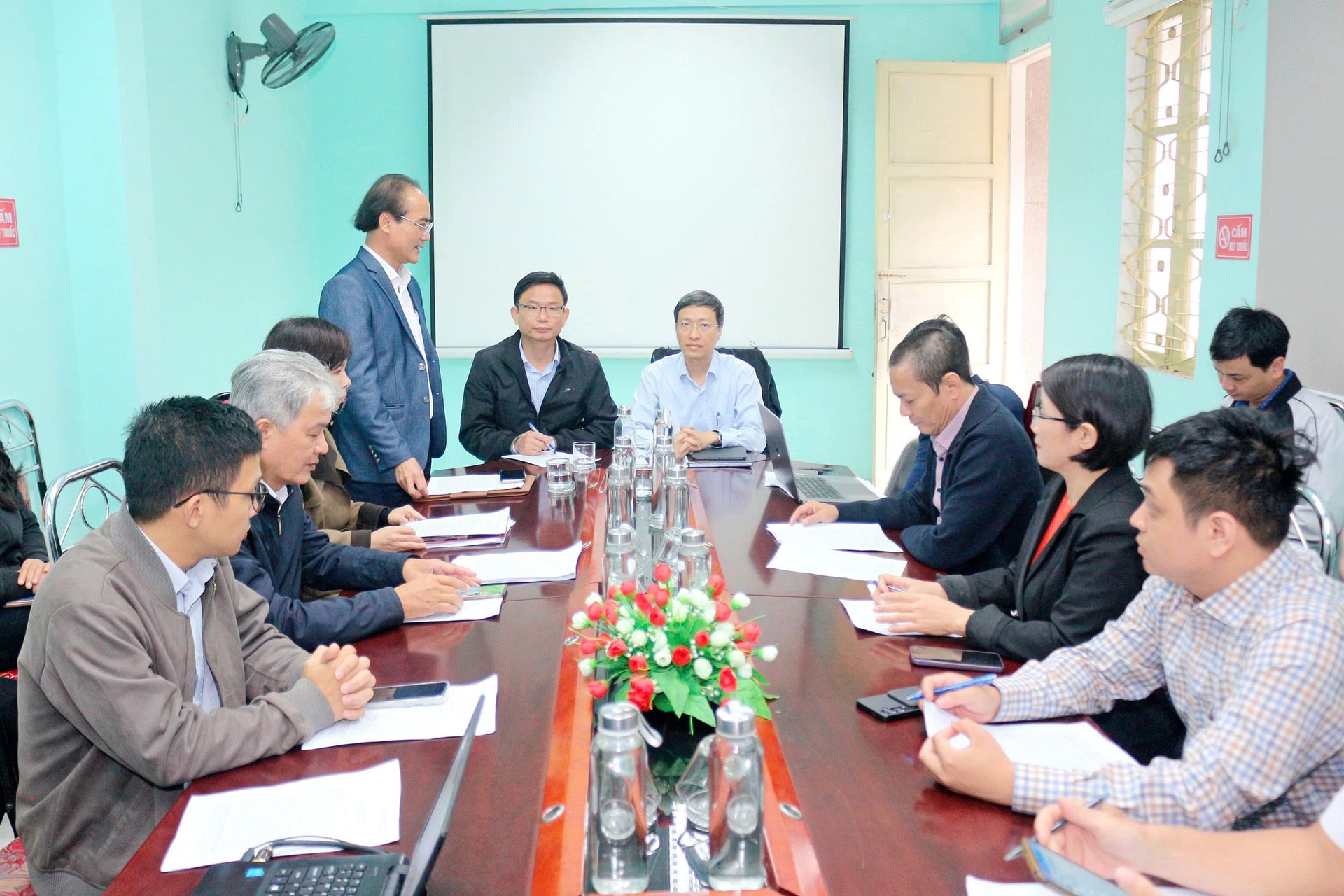 Viện Vệ sinh dịch tễ Trung ương kiểm tra, giám sát phòng chống dịch bệnh sau lũ lụt tại Huế- Ảnh 4.