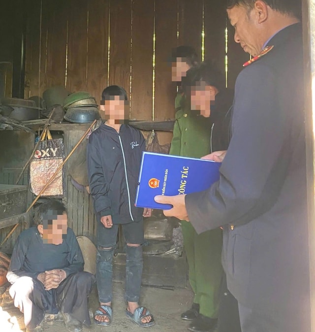 Hai thiếu niên lẻn vào nhà cụ ông neo đơn, khống chế cướp 2,7 triệu đồng- Ảnh 1.