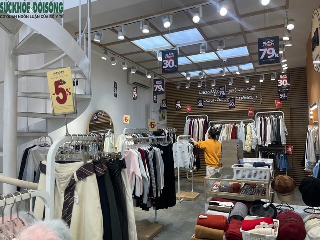 Thị trường thời trang Hà Nội ảm đạm sát ngày Black Friday 2025- Ảnh 4.
