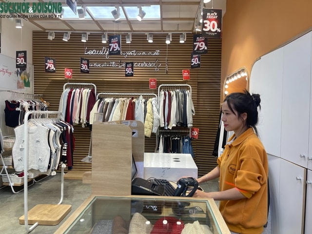 Thị trường thời trang Hà Nội ảm đạm sát ngày Black Friday 2025- Ảnh 5.