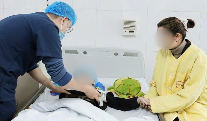 Nhiều ca mắc cúm, tay chân miệng, RSV nhập viện tuyến cuối, Bộ Y tế yêu cầu tăng cường các biện phòng, chống- Ảnh 1.