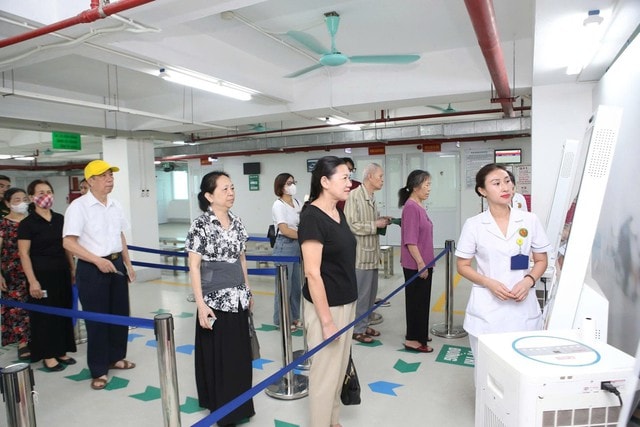 Viettel Solutions cùng ngành y tế viết câu chuyện 'số hóa vì con người'- Ảnh 2. Viettel Solutions cùng ngành y tế viết câu chuyện 'số hóa vì con người'- Ảnh 2.