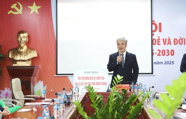 Báo Sức khỏe và Đời sống ủng hộ đồng bào vùng lũ miền Trung - Tây Nguyên- Ảnh 1.