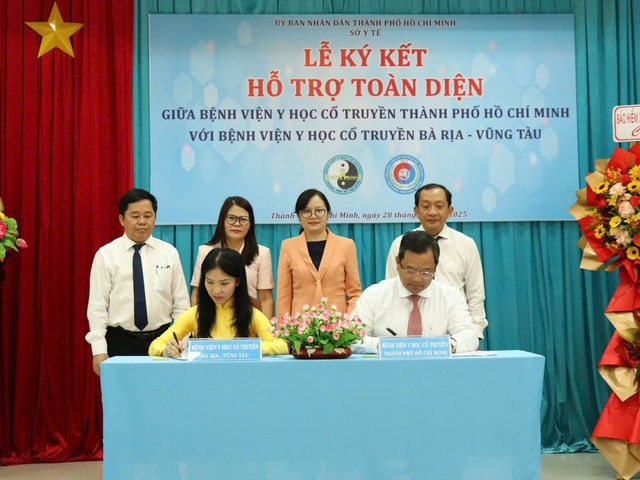 TPHCM xây dựng cơ sở Y học cổ truyền mạnh, bền vững nhằm cụ thể hóa Nghị quyết 72- Ảnh 1. TPHCM xây dựng cơ sở Y học cổ truyền mạnh, bền vững nhằm cụ thể hóa Nghị quyết 72- Ảnh 1.