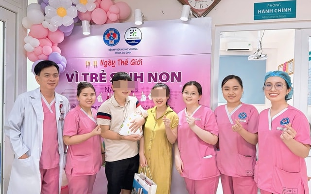 Kỳ tích nuôi sống bé sinh non 23 tuần, nặng 640g ở TPHCM- Ảnh 1. Kỳ tích nuôi sống bé sinh non 23 tuần, nặng 640g ở TPHCM- Ảnh 1.