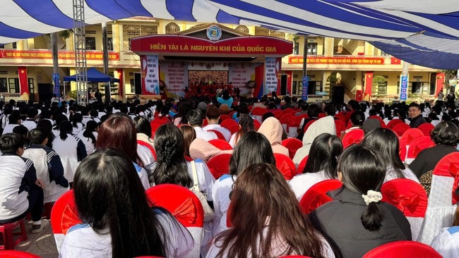 Tháng hành động quốc gia phòng, chống HIV/AIDS năm 2025: Hải Phòng mở rộng các mô hình dự phòng và chăm sóc hiệu quả- Ảnh 1. Tháng hành động quốc gia phòng, chống HIV/AIDS năm 2025: Hải Phòng mở rộng các mô hình dự phòng và chăm sóc hiệu quả- Ảnh 1.