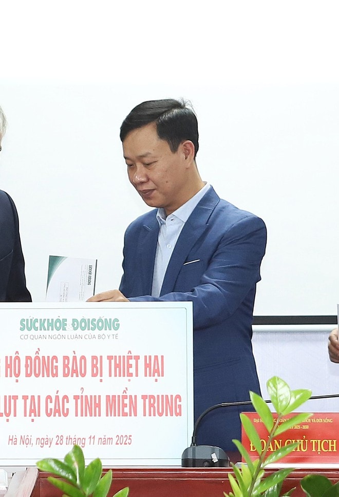 Báo Sức khỏe và Đời sống ủng hộ đồng bào vùng lũ miền Trung - Tây Nguyên- Ảnh 3.