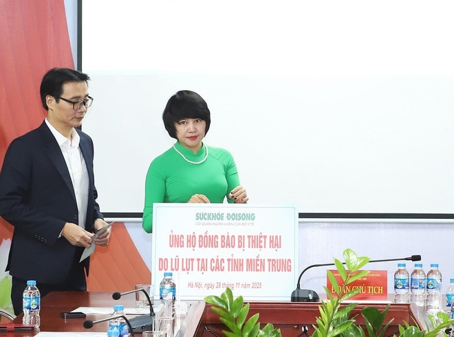 Báo Sức khỏe và Đời sống ủng hộ đồng bào vùng lũ miền Trung - Tây Nguyên- Ảnh 5.