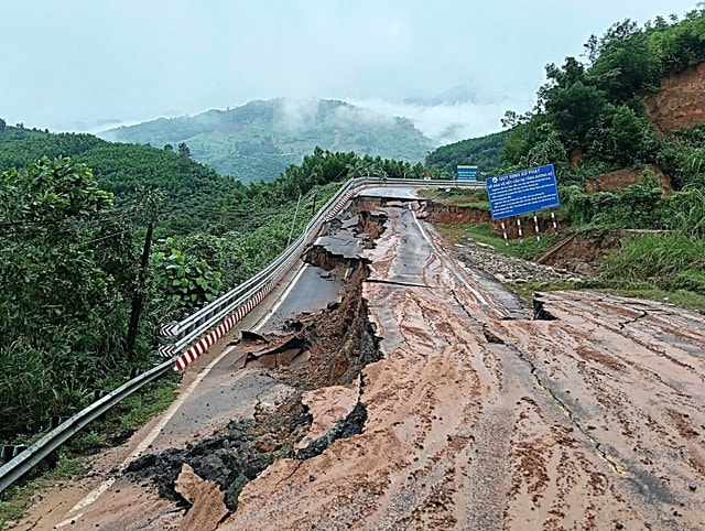 Trước 20/12, Bộ Xây dựng yêu cầu các đưn vị làm rõ nguyên nhân sạt lở, ngập úng- Ảnh 2. Trước 20/12, Bộ Xây dựng yêu cầu các đưn vị làm rõ nguyên nhân sạt lở, ngập úng- Ảnh 2.
