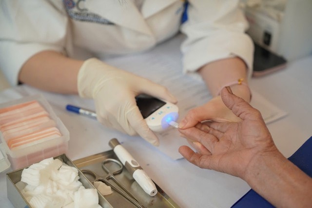 Thầy thuốc trẻ giúp người dân vùng lũ phục hồi sức khỏe sau thiên tai- Ảnh 14.