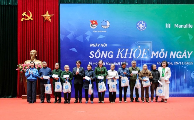 Thầy thuốc trẻ giúp người dân vùng lũ phục hồi sức khỏe sau thiên tai- Ảnh 6.