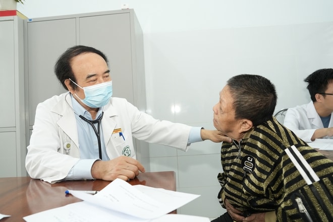 Thầy thuốc Bệnh viện Bạch Mai mang hỗ trợ y tế và sự sẻ chia đến với bà con Đắk Lắk- Ảnh 3.