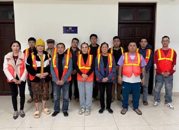 Triệt phá sới bạc trên sông, 15 đối tượng bị tạm giữ- Ảnh 1. Triệt phá sới bạc trên sông, 15 đối tượng bị tạm giữ- Ảnh 1.